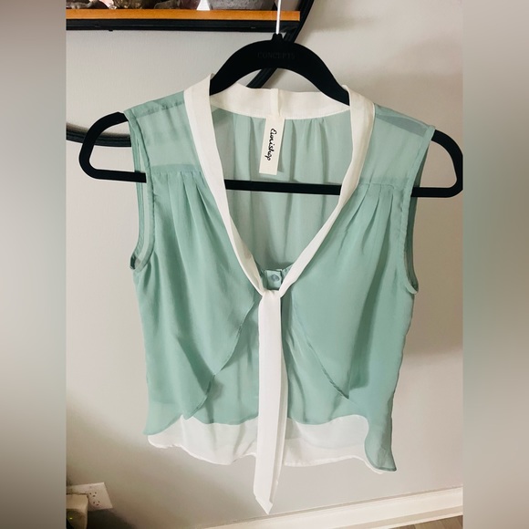 Blouse - Picture 2 of 4